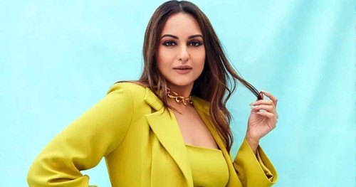 নিজেকে সুখী ঘোষণা করলেন সোনাক্ষী সিনহা