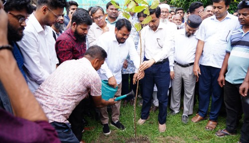 রুয়েটে বৃক্ষরোপণ কর্মসূচির উদ্বোধন করলেন রাসিক প্রশাসক