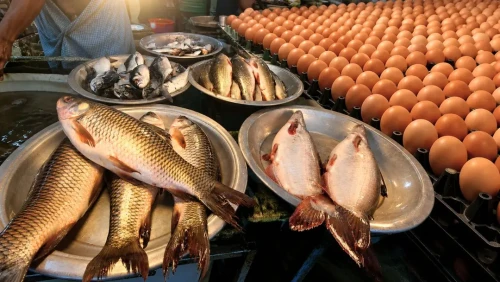ডিমের দাম বেড়েছে, মাছের দামও চড়া