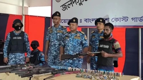 সুন্দরবনে ২৭ বনদস্যুর আত্মসমর্পণ