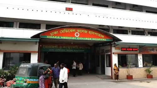 ঢাকা মেডিকেলে ৮ তলা থেকে লাফিয়ে পড়ে রোগীর মৃত্যু