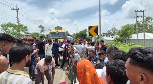 বগুড়ায় ট্রাক-পিকআপভ্যানের মুখোমুখি সংঘর্ষে ৪ জন নিহত