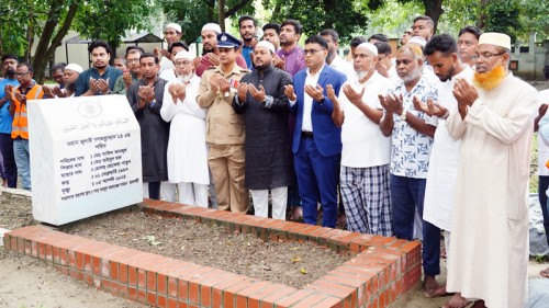 জুলাই গণঅভ্যুত্থান দিবসে রাজশাহীতে শহীদ সাকিব আনজুমের কবর জিয়ারত