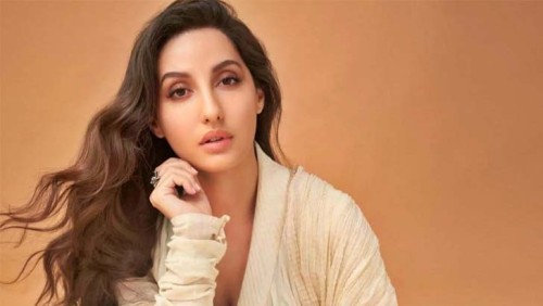 যার নাম শুনেই লজ্জায় লাল নোরা