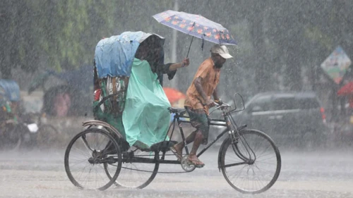 সারাদেশে বৃষ্টির আভাস, কমতে পারে তাপমাত্রা