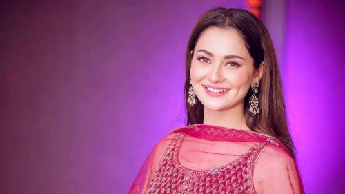 হানিয়া আমিরের ভিডিও ভাইরাল, নেটদুনিয়ায় তোলপাড়