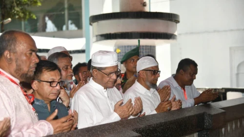 হযরত শাহজালাল মাজার জিয়ারত করলেন রাষ্ট্রপতি