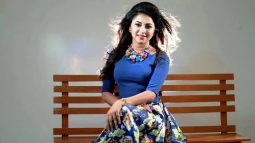 গানেই ডুবে থাকতে ভালোবাসেন লিজা
