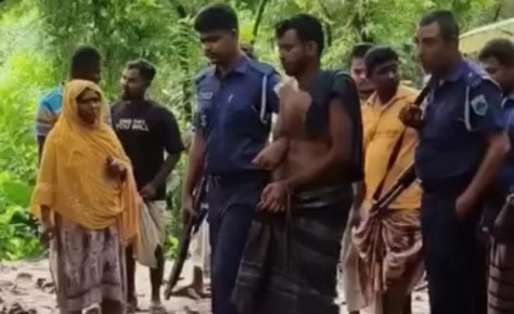মোহনপুরে মাকে হত্যার পর কুপিয়ে বাবাকেও জখম, ছেলে আটক