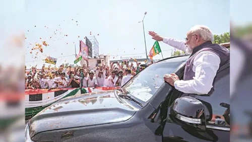 বিক্ষোভে উত্তাল দিল্লি, চেন্নাইয়ে রোড শো মোদির