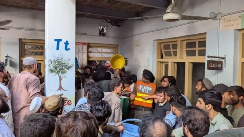 পাকিস্তানে স্কুলের ছাদ ধসে ২৮ শিশু ও শিক্ষকের মৃত্যু